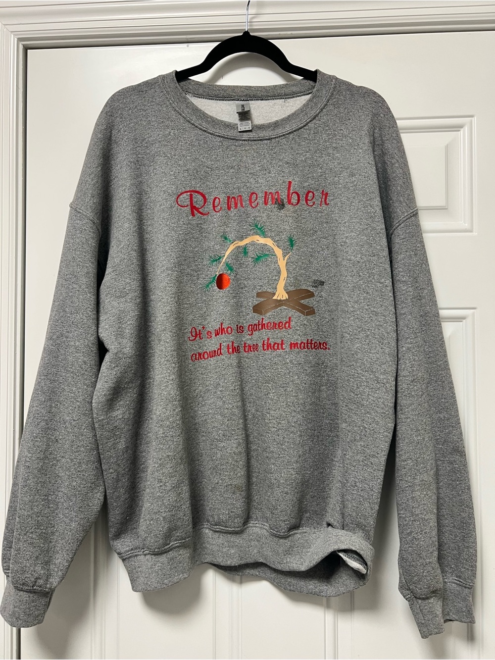 Source Unknown Gray 'Remember' Holiday Sweatshirt with Tree Graphic